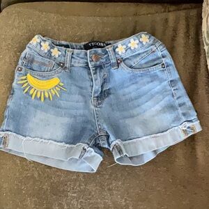 Vigoss Girls Medium Shorts